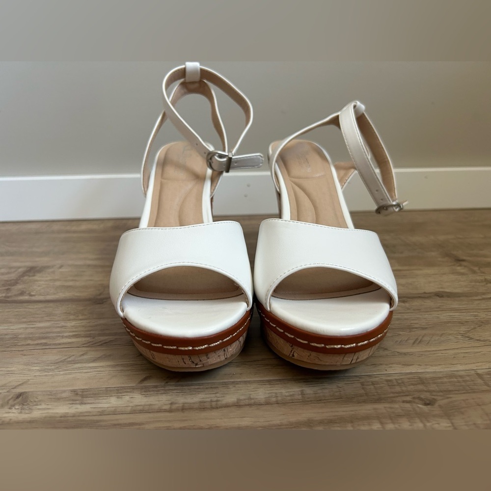 CL by Laundry Women's Beaming Cloud Patent cork Wedge ankle strap Sandal White - Picture 7 of 12